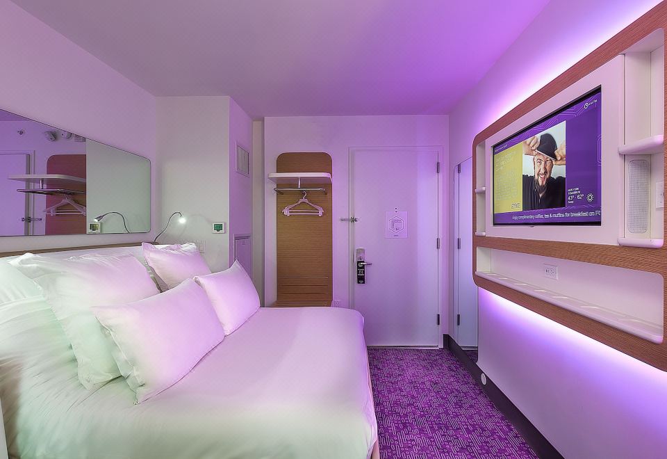 Yotel New York Times SquarePremium Room, 1 Queen Bed (ADA)