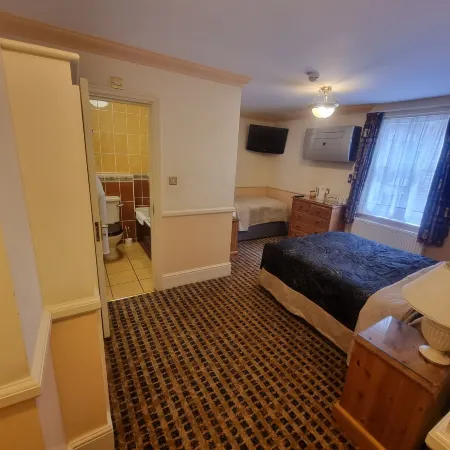 The Royal Oak Hotel Отели в г. Рамсгит