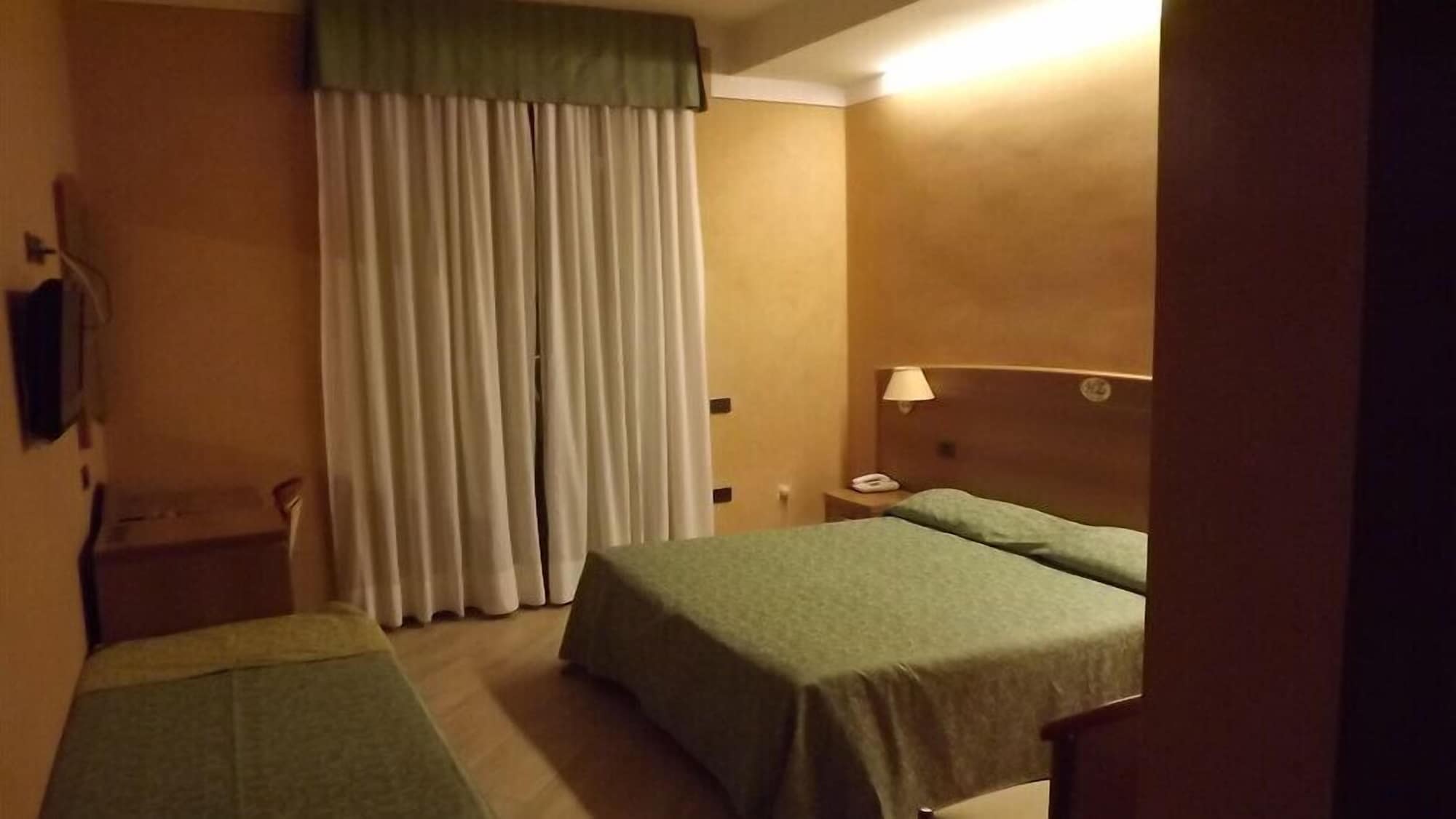 湖景双人或双床间