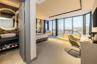 Rossi Luxury Hotel Отели в г. 