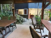 Treeverb Beach House : Hexagonal Beach house in the Daintree