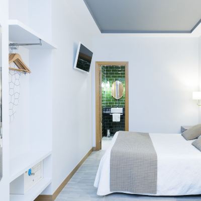 Standard Double Room Hostal Oriente Promo Code