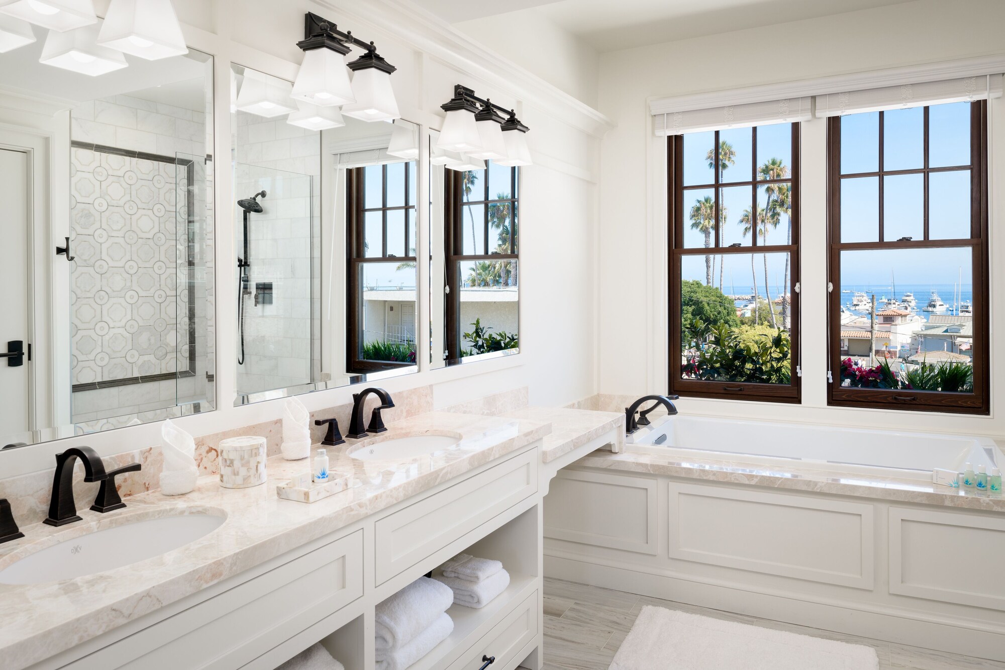 套房（Phillip Knight）