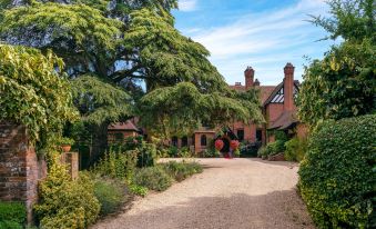 Careys Manor Hotel &amp; SenSpa - Housity