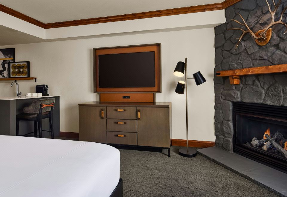 山脈景觀一室公寓，特大床，一室，陽臺