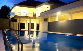 Grand Wisata Hotel - Housity