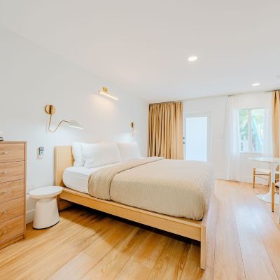 Deluxe King Studio with Pool View Green Island Inn Promo Code