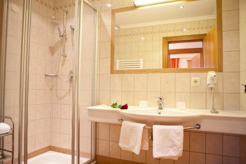 带阳台的两卧室公寓