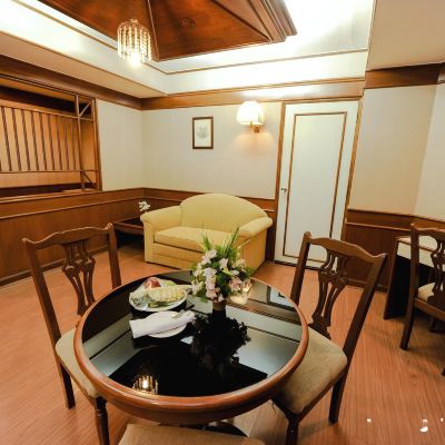 Suite Tower Holiday Garden Hotel & Resort(SHA Extra Plus) Promo Code