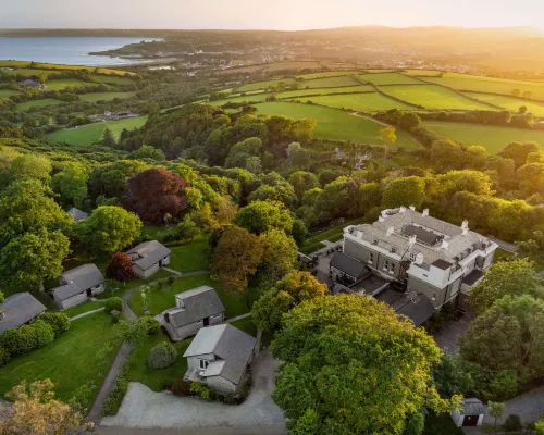 Trenython Manor Hotels in Par