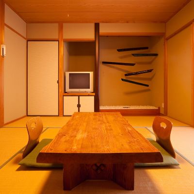 Villa Modern Japanese-Style Room