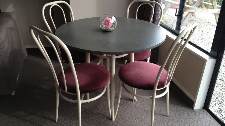 レイクフロント ロッジ 食事・レストラン