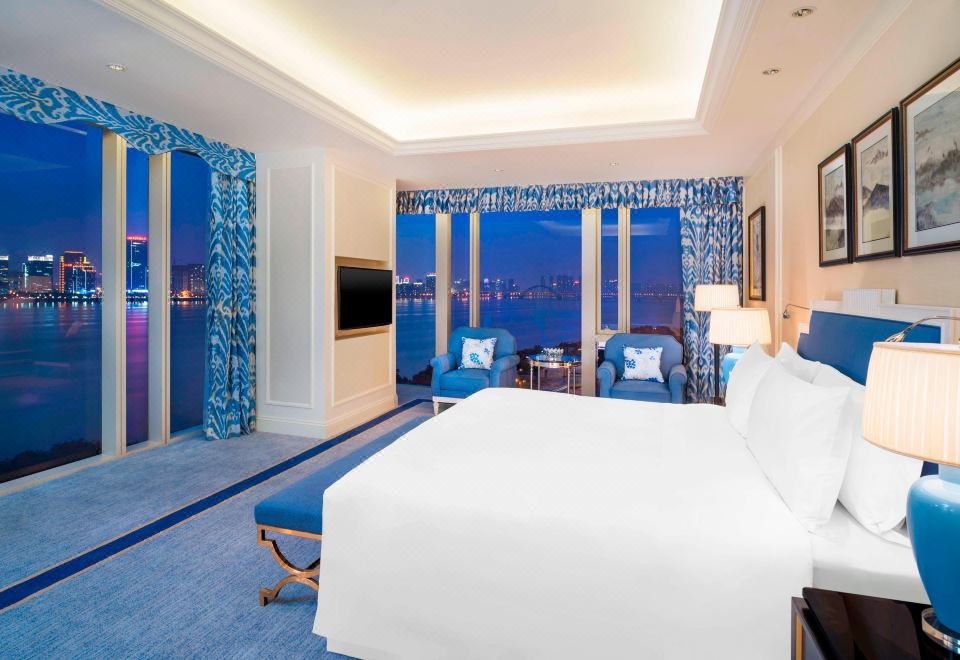 The Azure Qiantang, a Luxury Collection Hotel, HangzhouSuite - River-View