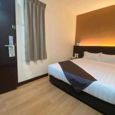 Bilik Double Standard Kupon Capital O 90447 Hotel Ezzyhome Kebun Teh