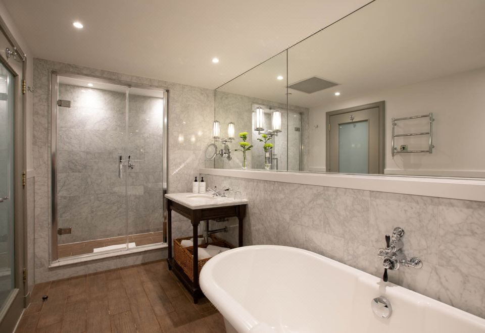 带乔治街景观的一居室套房