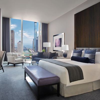 Deluxe  King Room with River View Trump International Hotel & Tower Chicago Promo Code