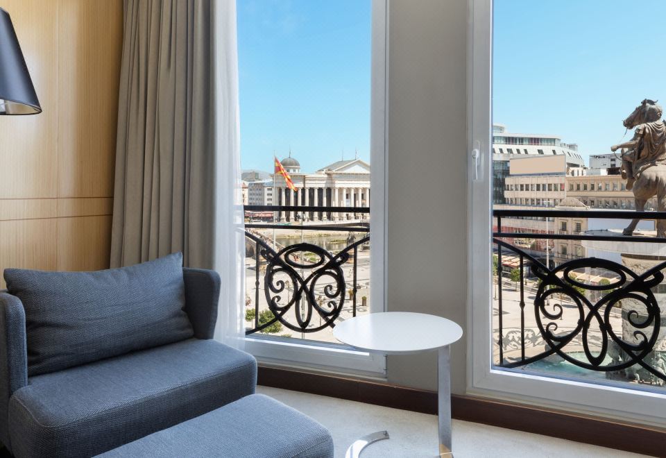 广场景特大床房