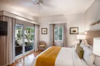 Waves Resort & Spa, An Autograph Collection All-Inclusive Resort Hotel a 