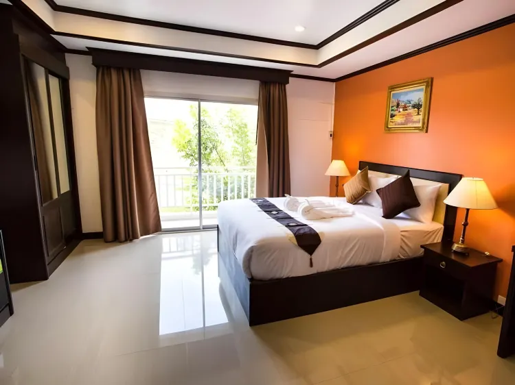 ห้องสแตนดาร์ด เตียงใหญ่หรือเตียงแฝด