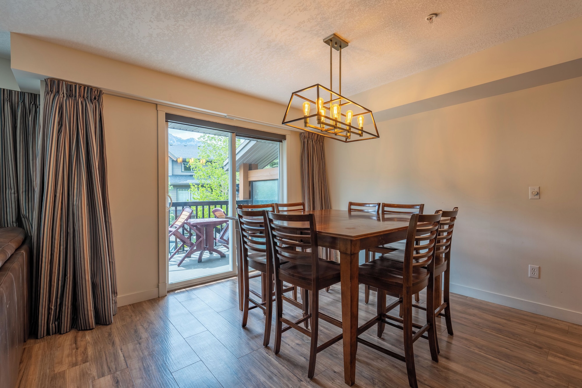 3207号两卧室带书房，两层