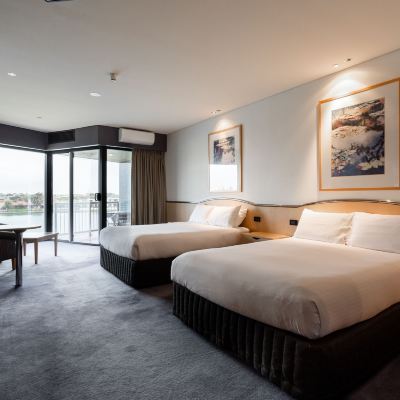 Executive Twin Room, Jetted Tub, Lake View Lakes Hotel Promo Code
