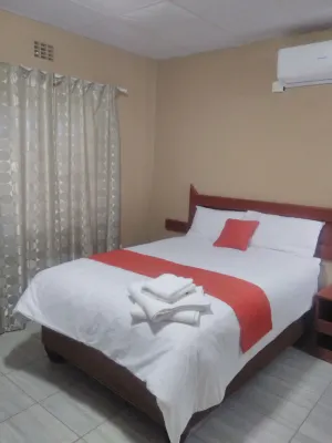 Kopong Guest House Отели в г. 