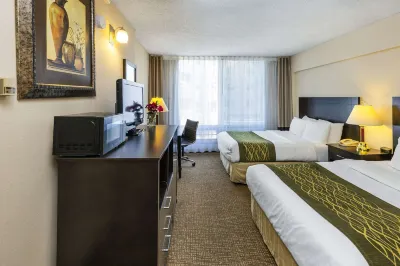 Comfort Inn & Suites Hôtels à : 
