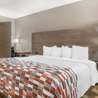 Accessible King Room Non smoking Red Roof Inn Detroit Metro Airport - Taylor Promo Code