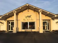 Pacer Inn & Suites Motel Hôtels à : 