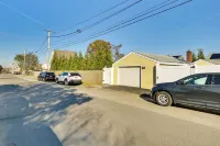 1 Mi to Downtown Salem: Studio w/ Fire Pit Access