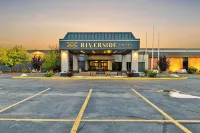Riverside Hotel & Conference Center Hotel di 