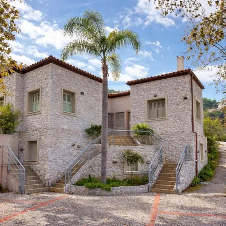 Epidavros Villas - Dafni Stone & Garden Retreat Отели в г. Эпидавр