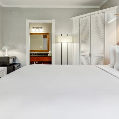 Economy Queen Room Maison Saint Charles by Hotel RL Promo Code