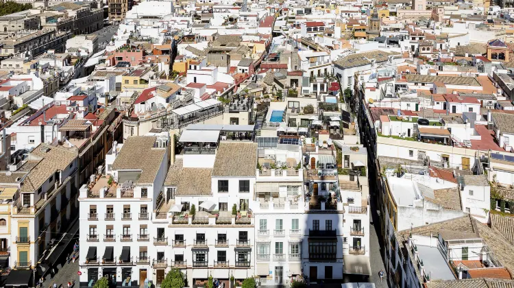 EME カテドラル ホテル 外観