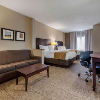 Suite, Multiple Beds, Non Smoking (2 Queen Beds and Sleeper Sofa)