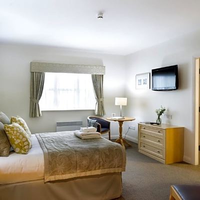 Standard Double Room Burntwood Court Hotel Promo Code