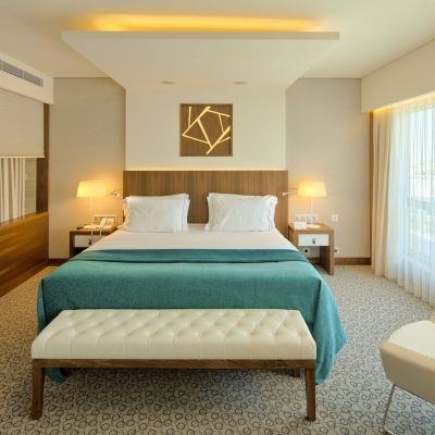 Deluxe King Suite Epic Sana Lisboa Hotel Promo Code