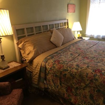 Room (Room #16, King Bed)