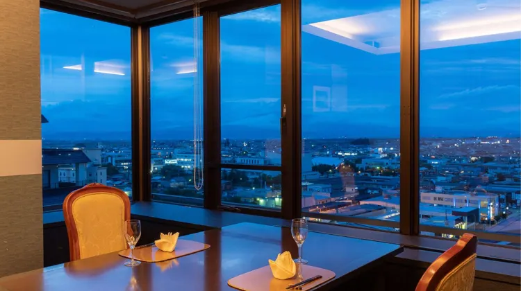 美味求真の宿 天童ホテル 食事・レストラン