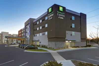 Holiday Inn Express & Suites LENEXA - OVERLAND PARK AREA by IHG Hotel di 