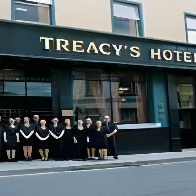 Family Room Treacy's Hotel Promo Code