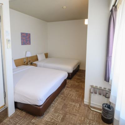 Non-Smoking ■ Wide Twin | Bed Width 140 Cm / 18 Square Meters / Wi-Fi [Twin Room] [Non-Smoking] ホテルエメラルドアイル石垣島 クーポン