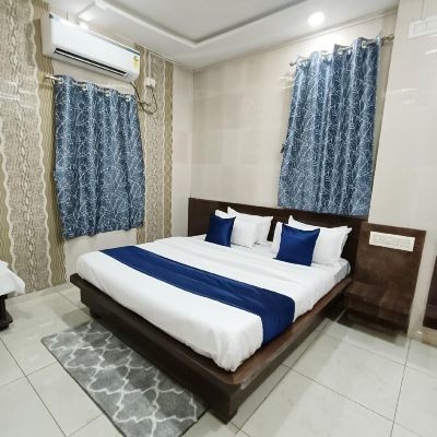 Deluxe Room With Air Conditioner Hotel Shree Nath Promo Code