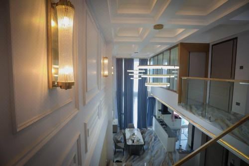 高楼层三卧室公寓