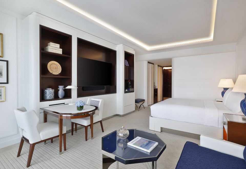 豪华无障碍特大床房