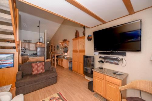 706H Studio Loft One Bath One-Bedroom Apartment