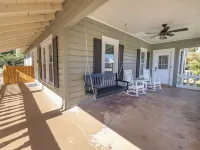 Renovated Bungalow 1 Block from Downtown Seneca! 7 miles from Clemson! Hotels in Seneca