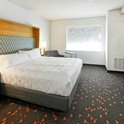 標準特大床房（帶沙發） 卡爾加里機場北度假套房酒店優惠