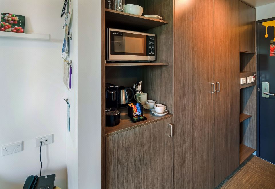 Mercure Bendigo SchallerStandard Twin Room with Balcony