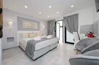 Roman Holiday Suites